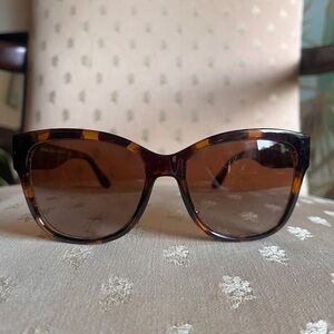 Michael Kors outlet sunglasses Lucky Bay model MK2142